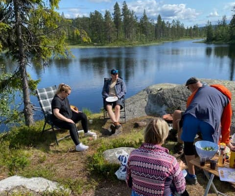 Lunjs ved Breiløkvannet Hytte Søtelifjell
